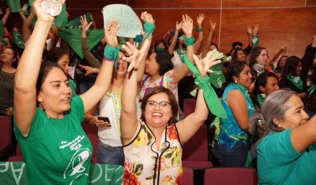 El 25 de septiembre de 2019, el Congreso de Oaxaca aprobó la interrupción del embarazo antes de las 12 semanas de gestación. Foto: Tomada de @CandeOchoaA